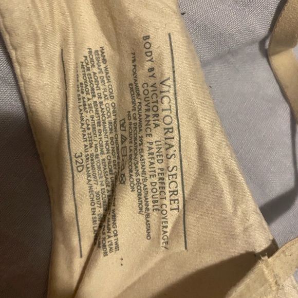 4 Victoria Secret Bras (Various sz) - Picture 6 of 8